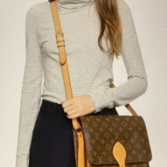 Louis Vuitton Cartouchiere 26 GM Crossbody - Picture 16 of 16